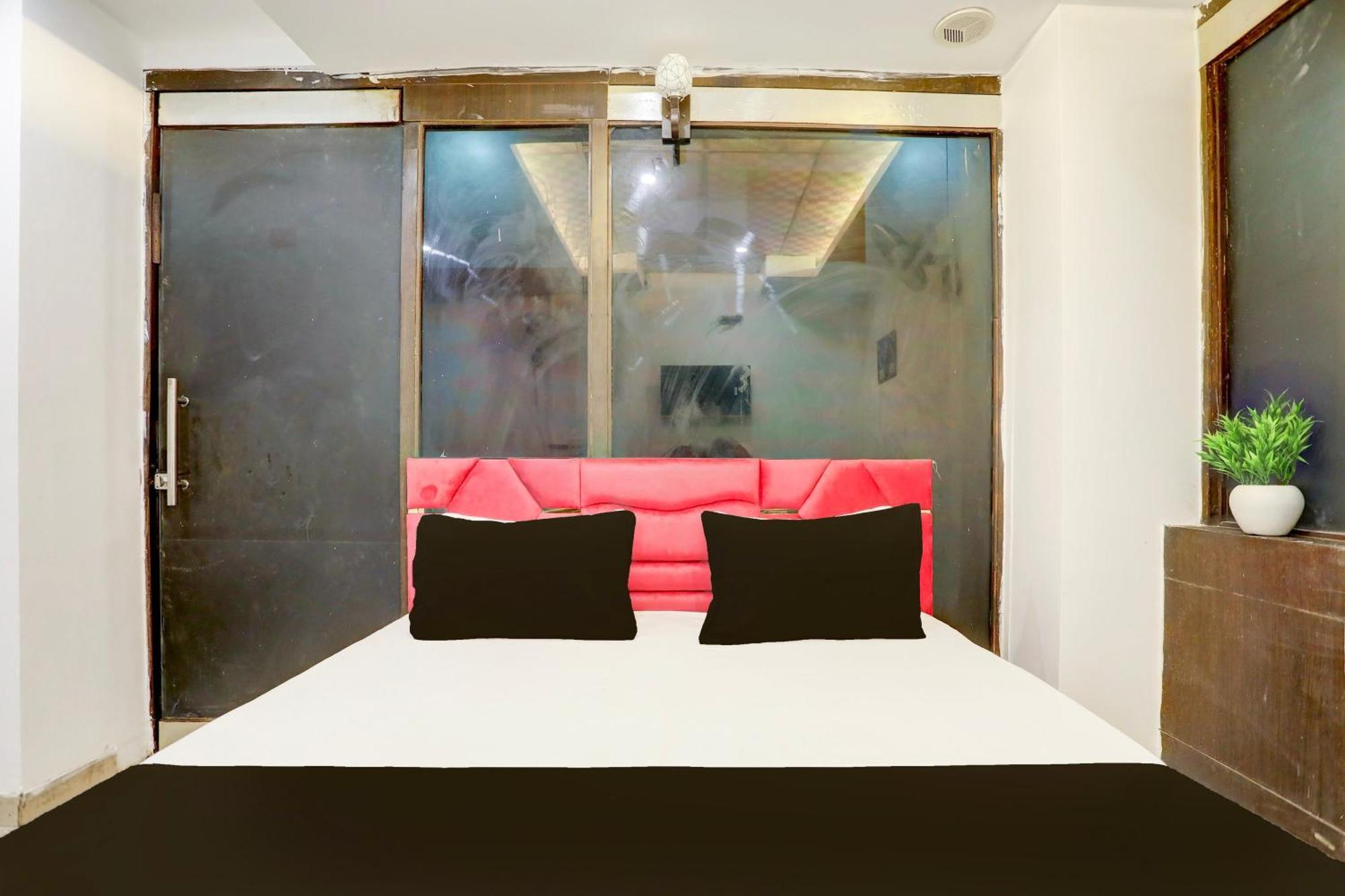 O Kashish Residency 4* New Delhi